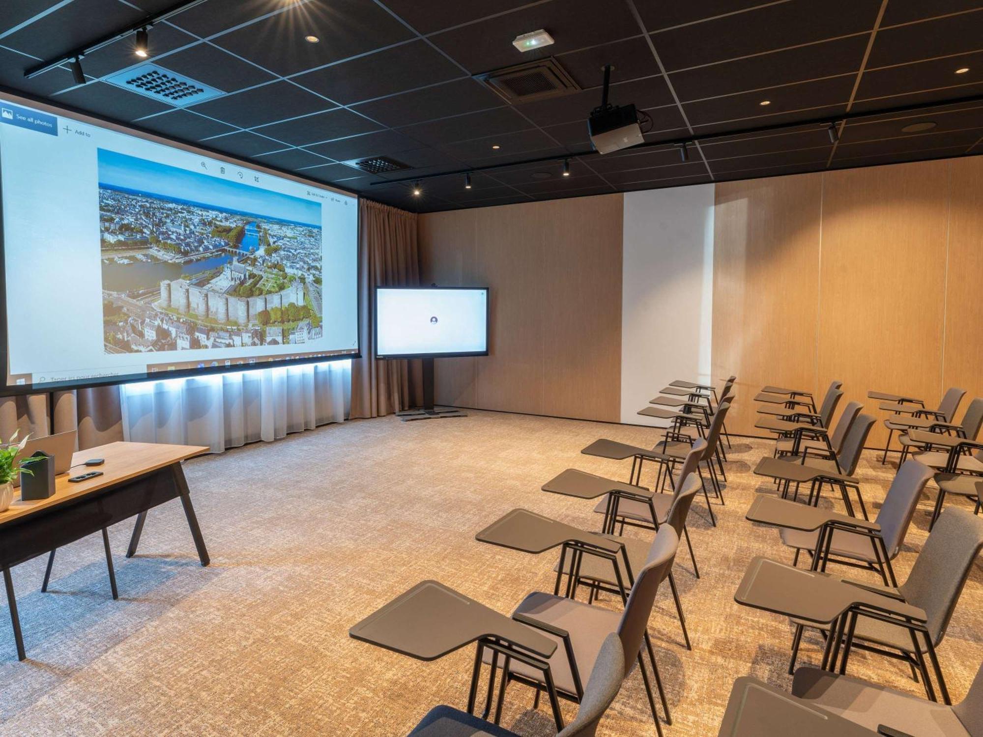 Novotel Angers Lac De Maine מראה חיצוני תמונה