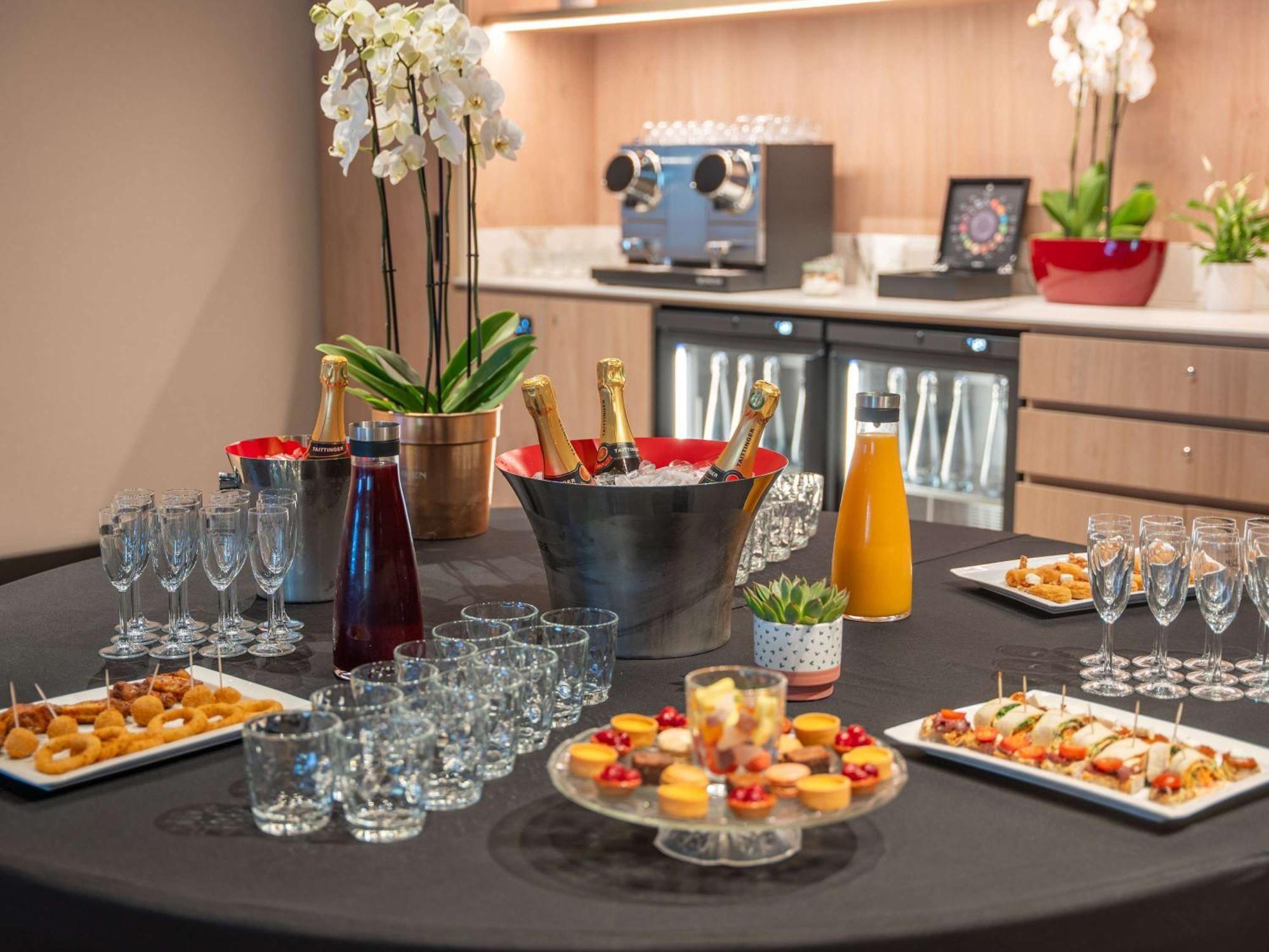 Novotel Angers Lac De Maine מראה חיצוני תמונה