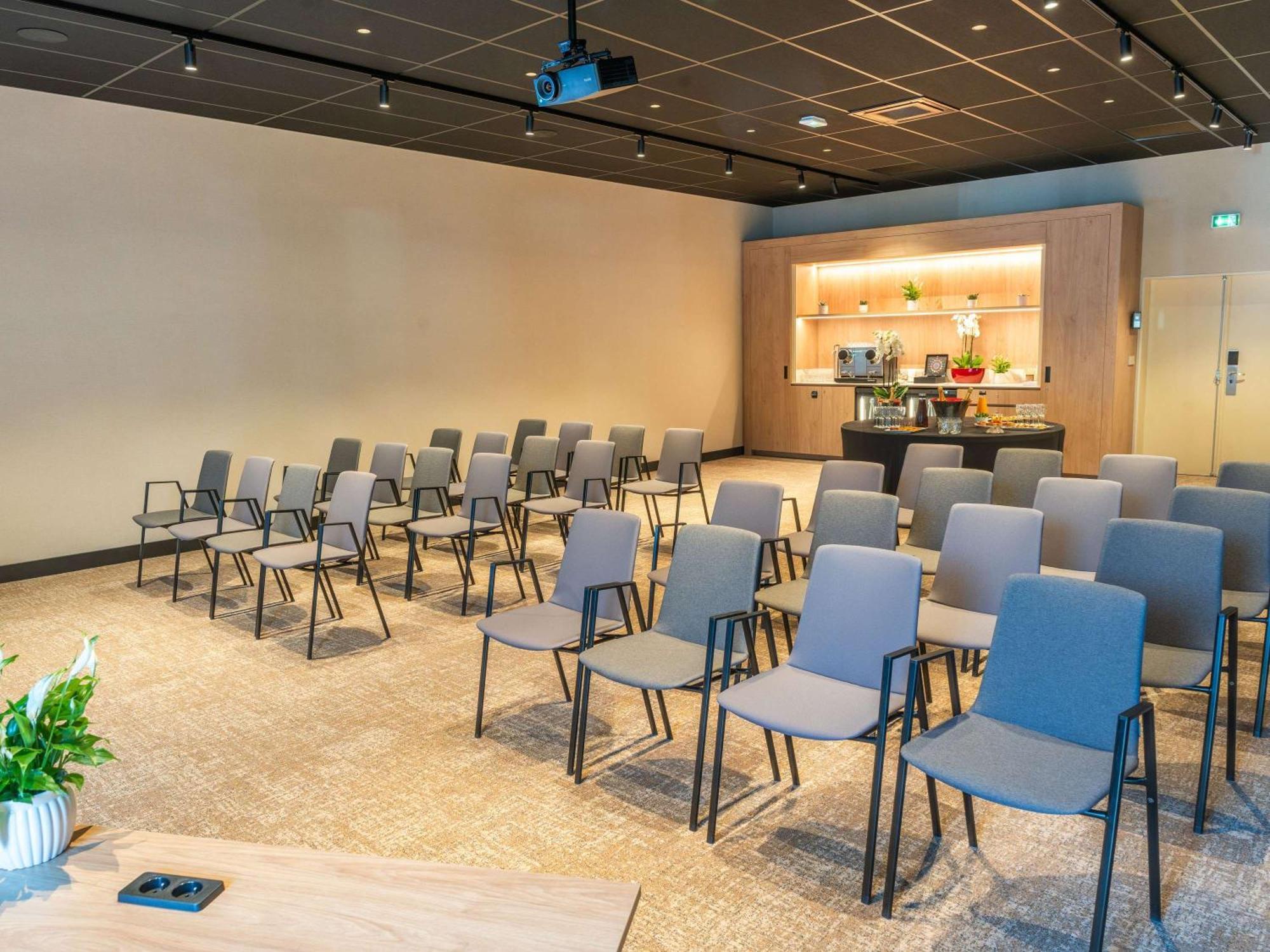 Novotel Angers Lac De Maine מראה חיצוני תמונה