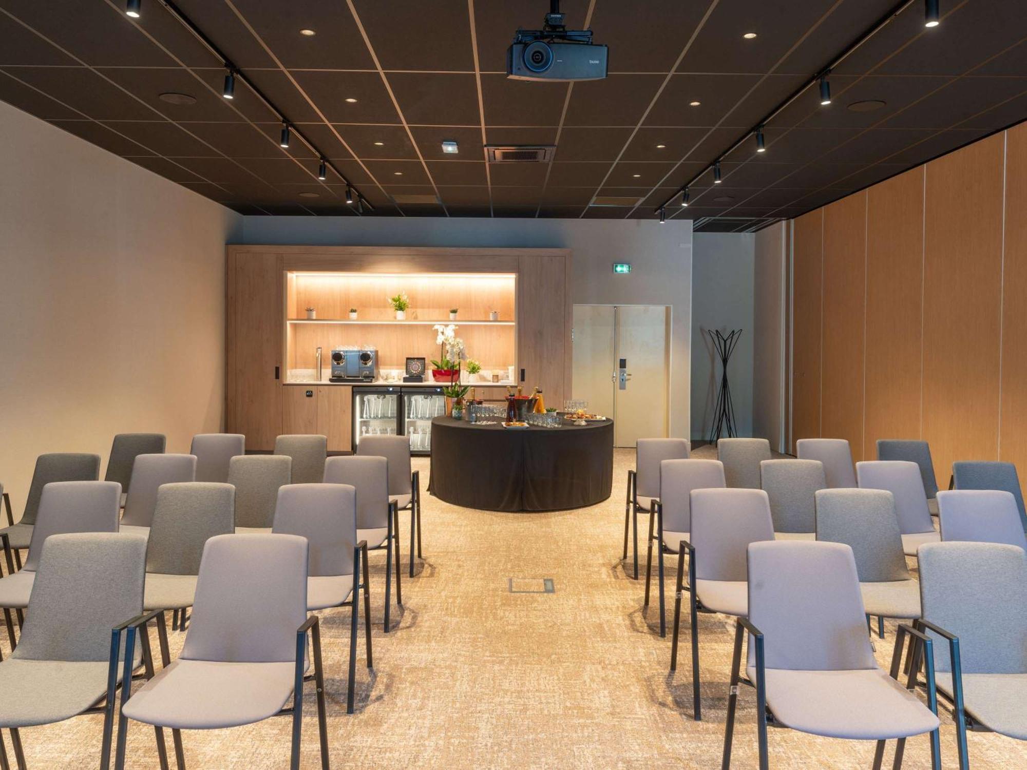 Novotel Angers Lac De Maine מראה חיצוני תמונה